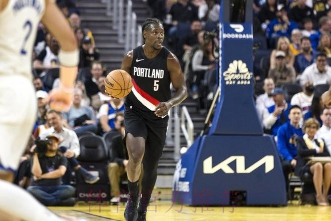 斯普利特：霍勒迪还在找状态，关键的是他没有感到任何不适